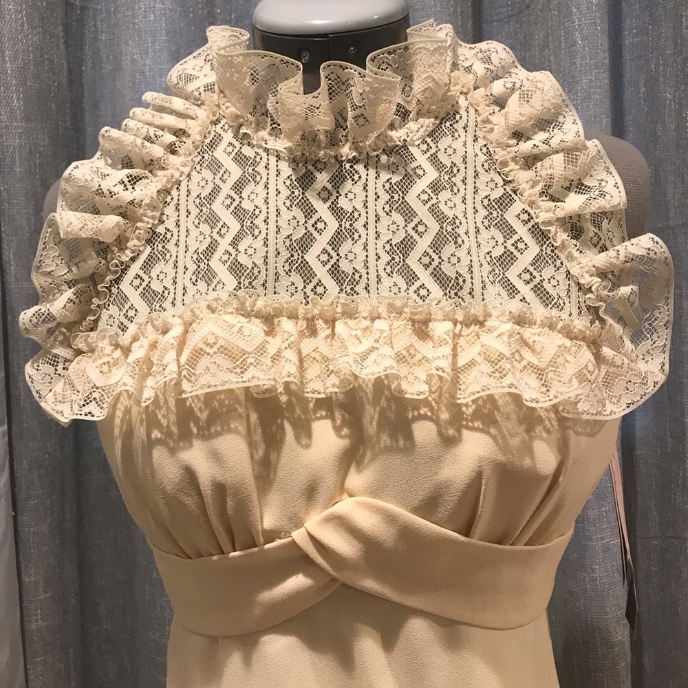 1960’s vintage mini lace and crepe dress